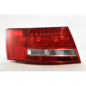 Audi A6 Sedan 07.2004 - 10.2008.<br>Med LED Rd/klar Baglygte venstre.