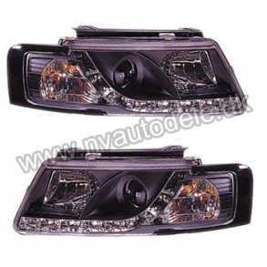 Passat 3B. Dayline Sort Forlygtest, Helstbt med Blinklys. H1-H1 10.1996-11.2000