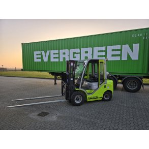 Gaffeltruck gas 2500 kg, Triplex mast 4500 mm med kabine