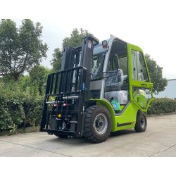 Gaffeltruck gas 2500 kg, Triplex mast 4500 mm med kabine