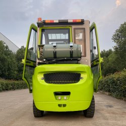 Gaffeltruck gas 2500 kg, Triplex mast 4500 mm med kabine