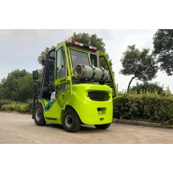 Gaffeltruck gas 2500 kg, Triplex mast 4500 mm med kabine