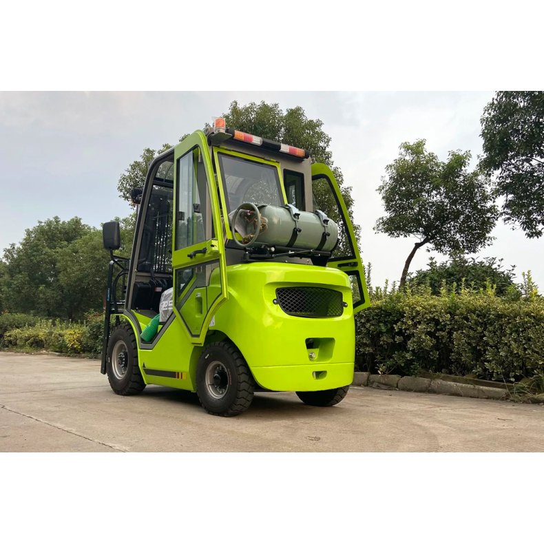 Gaffeltruck gas 2500 kg, Triplex mast 4500 mm med kabine