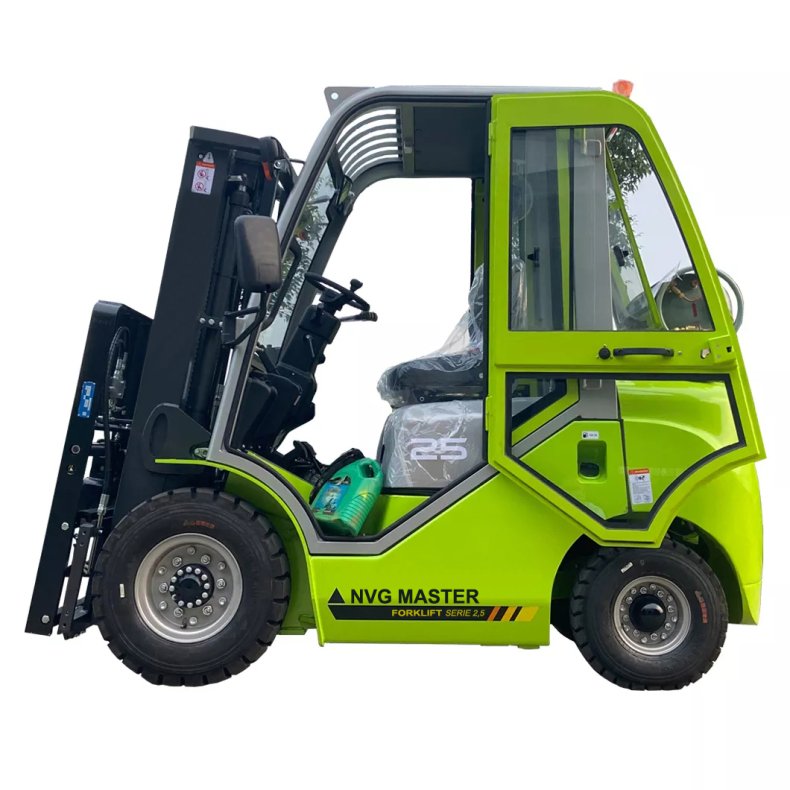 Gaffeltruck gas 2500 kg, Triplex mast 4500 mm med kabine